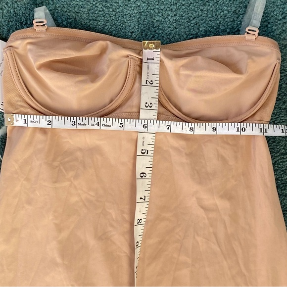 Calvin Klein Nude Hidden Wire Chemise NWT Size Small - Picture 16 of 17